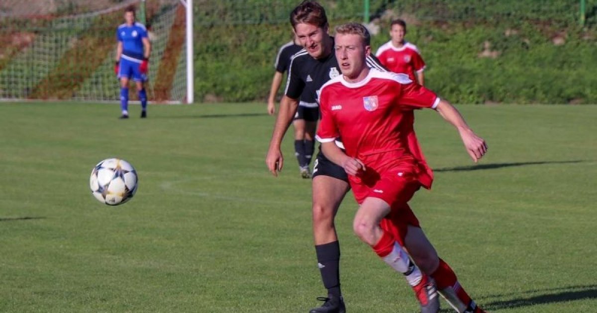 Trochu jsem si zvykal na velikosti branek, říká hráč 19. a 20. kola okresního přeboru Petr Mičkal z Bar Bora Bora