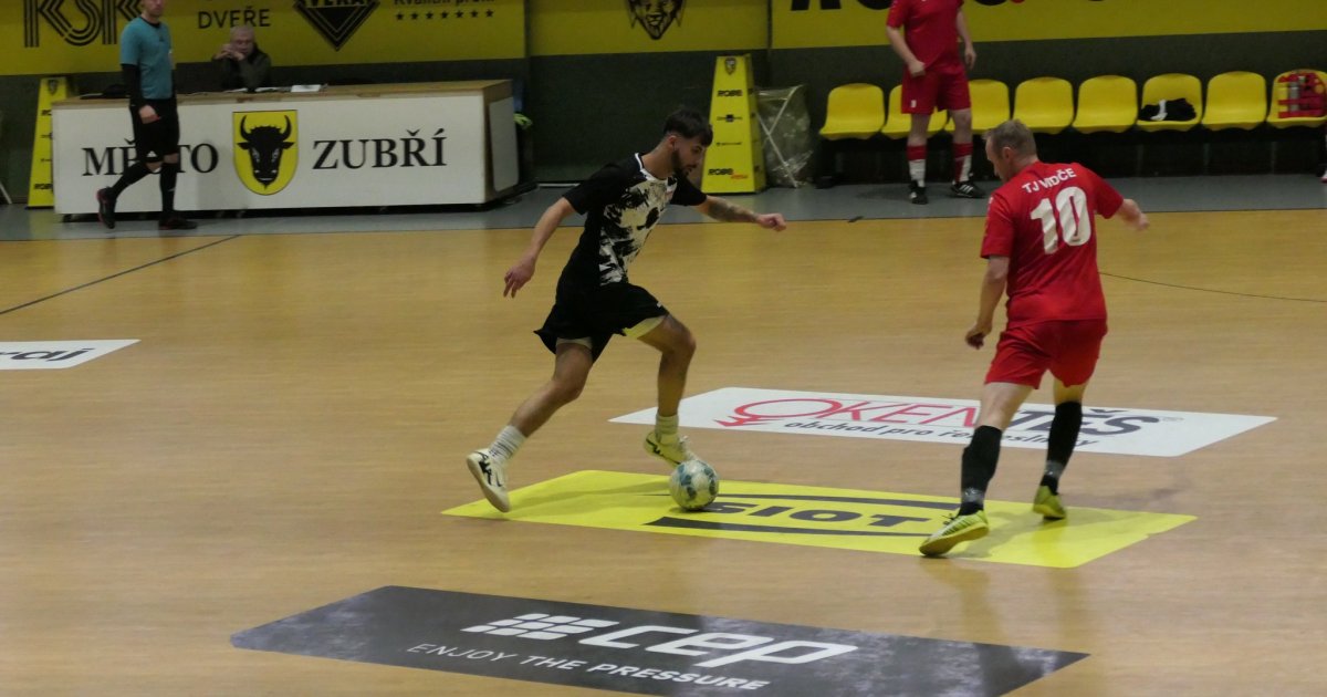 „Sezonu ještě můžeme otočit. Cíl je třetí místo a král střelců,“ říká Lukáš Králík