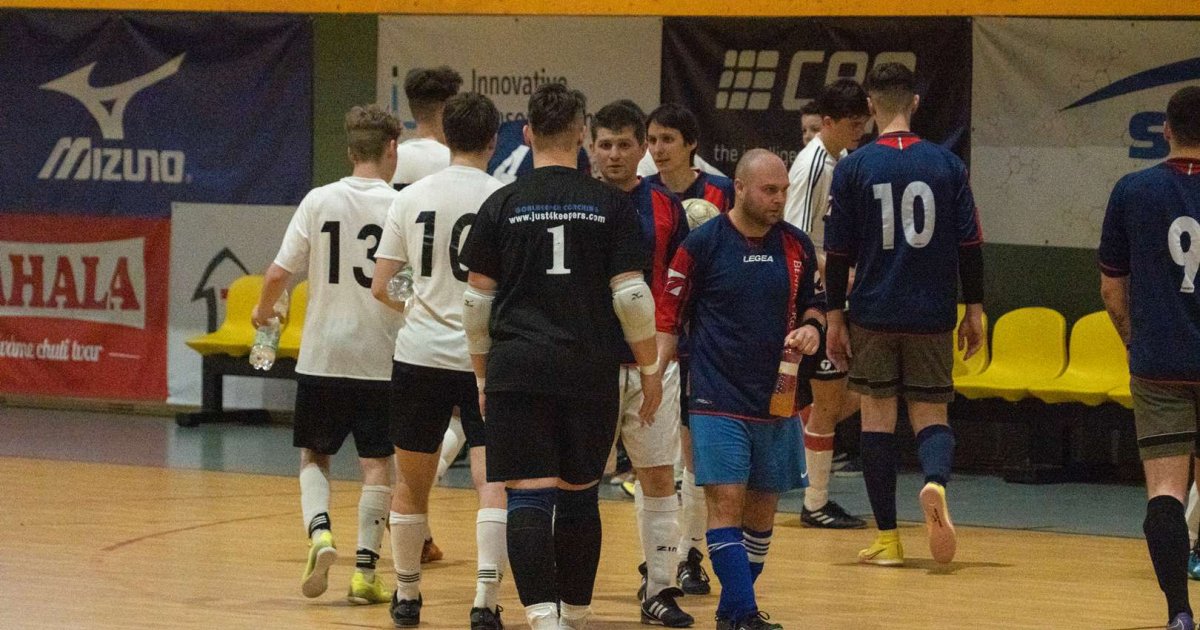 Vyrovnaný souboj Kociána s Králíkem. Střelci a karty po 10. kole okresního přeboru