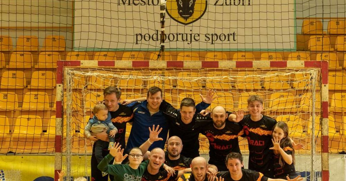 Fotoreportáž - korunovace Draků, mistrů okresního přeboru 2021/2022