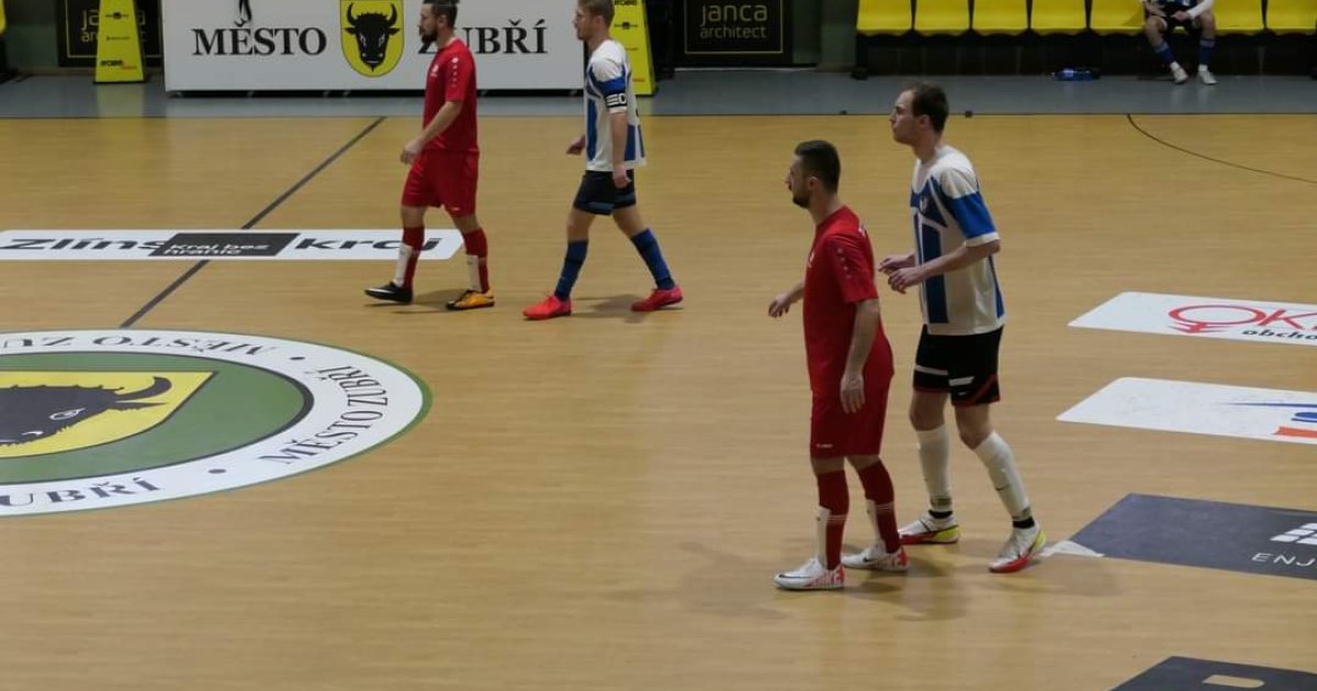 Šípy bodly dvacetkrát. Ajax se pomstil Baru Bora Bora kanárem