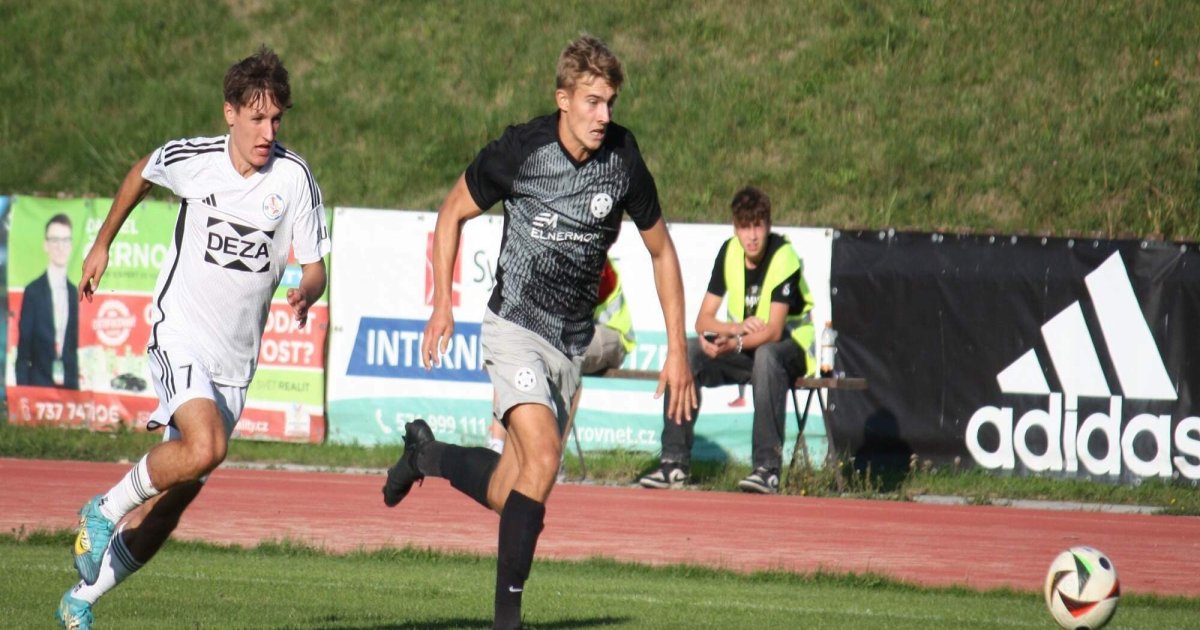 Máme dobrý a zkušený tým a myslím si, že se budeme tlačit na vyšší příčky, říká střelec Rychlých šípů René Veselý