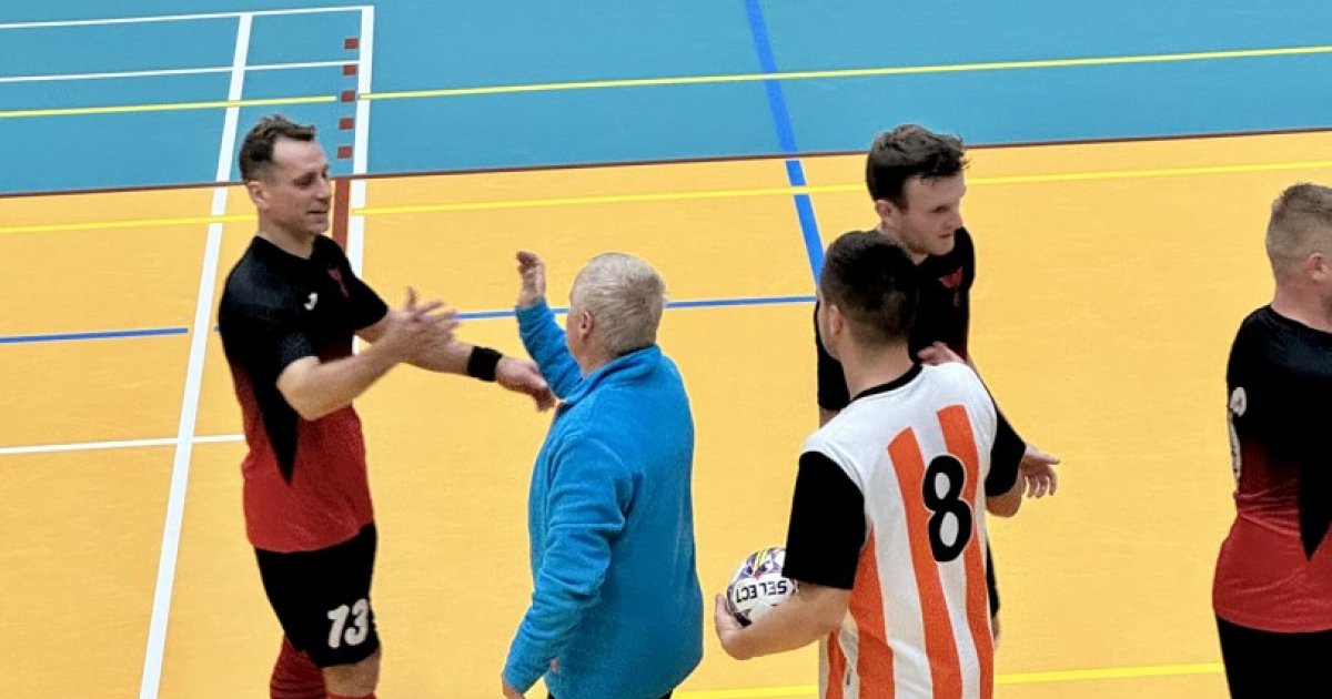 Amatér Komárovice v dramatické dohrávce padl těsně s lídrem soutěže