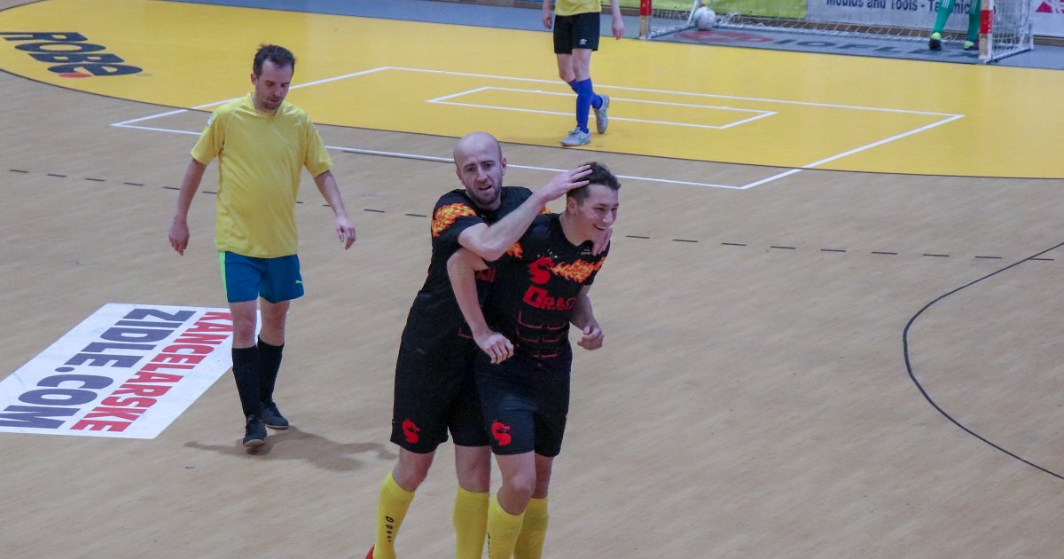 Těžký dvojzápas Vichur - čtyři body z derby s Draky a remíza s neoblíbeným Hutiskem