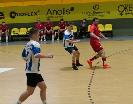 Nejlepší střelci (Patrik Vozák 15) a přehled karet po 12. kole okresního přeboru