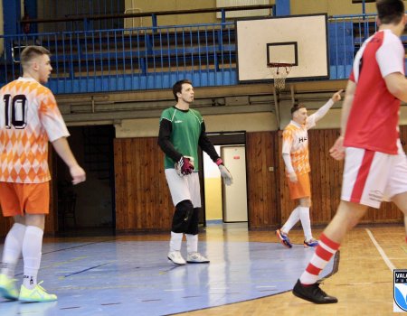 Nejlepší střelci (Lukáš Petružela - Bar Bora Bora Vidče 6) a karty po 4. kole okresního přeboru
