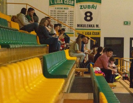 Černobílé Perly skočily po hráčích Velké Lhoty a Loučky. V řešení je brankář